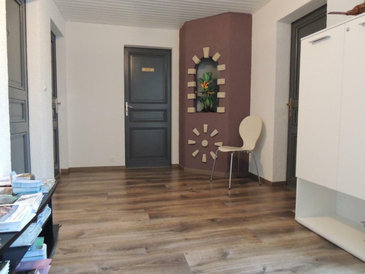 Hotel De La Gare Cousset Eksteriør billede